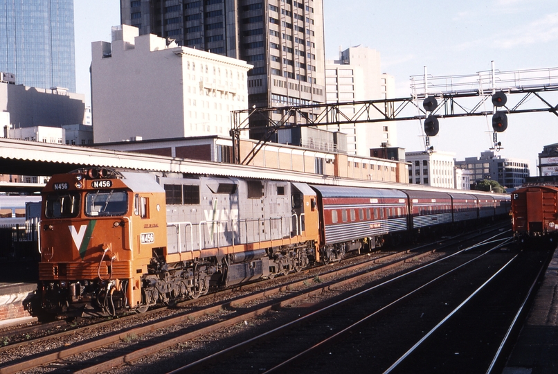 119121: Spencer Street 8141 Down Overland Express N 456