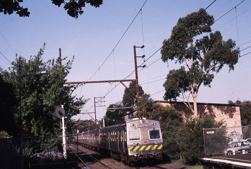 119140: Ivanhoe Up Suburban 6-car Hitachi