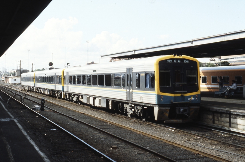 119152: Spencer Street Empty Cars for 8131 5:38pm Ballarat Passenger 7001 7002 7003