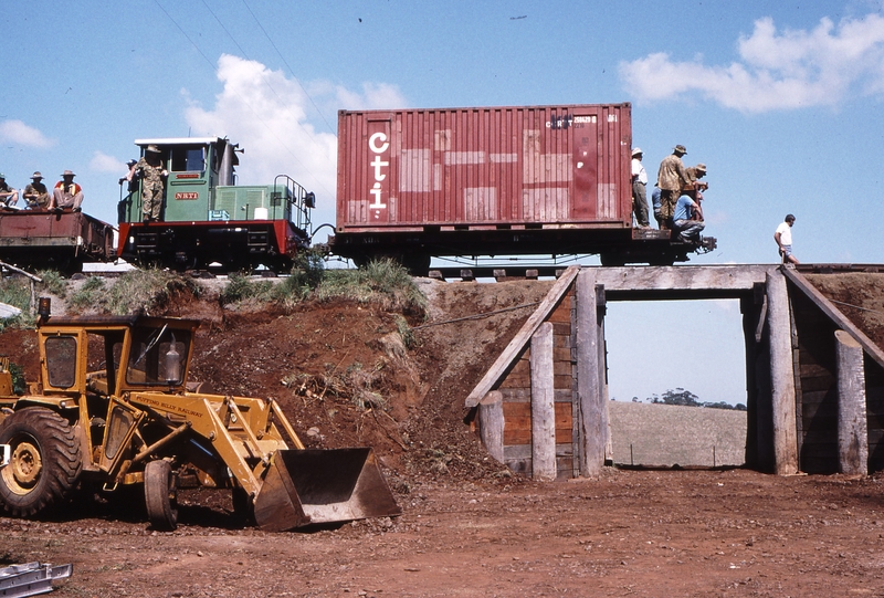 119197: Fielder Bridge Up Work Train NRT 1 First train to Fielder