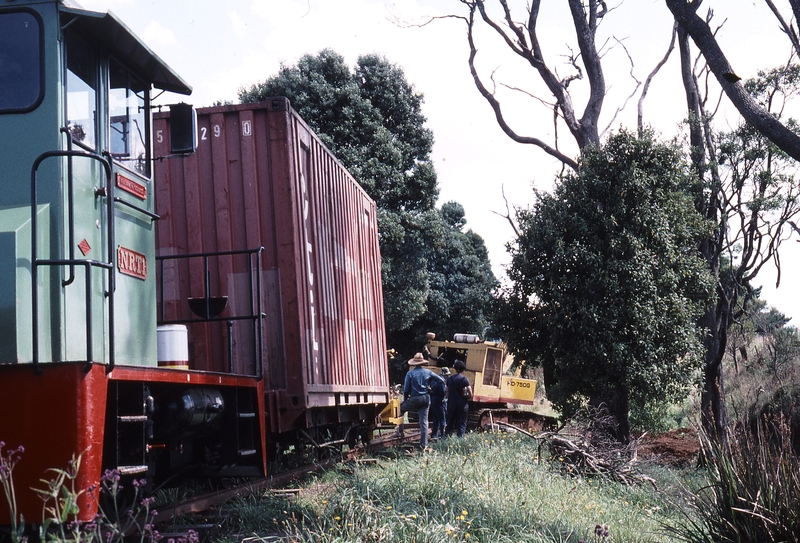 119199: Fielder Bridge up side Up Work Train NRT 1 Excavator crossing break in track