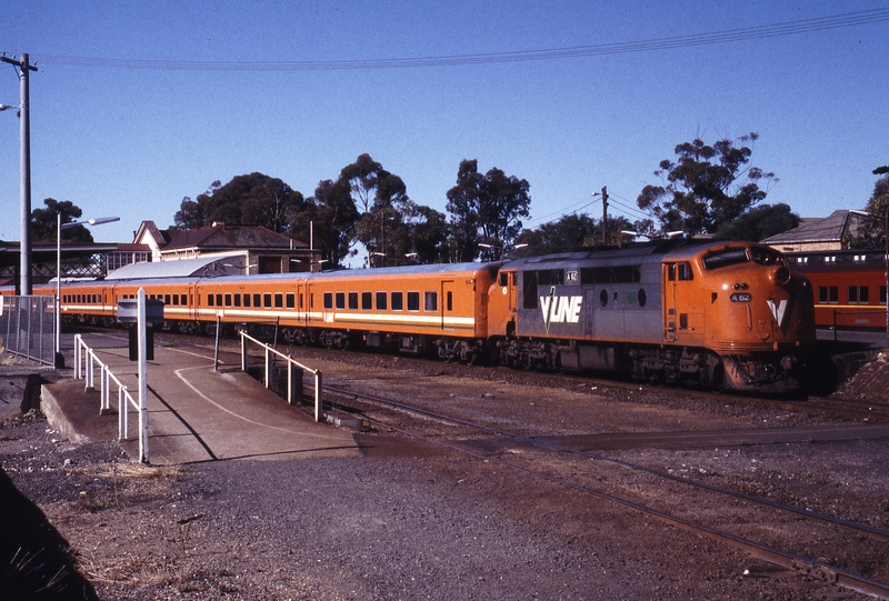 119236: Bendigo 8062 5:00pm Up Passenger A 62