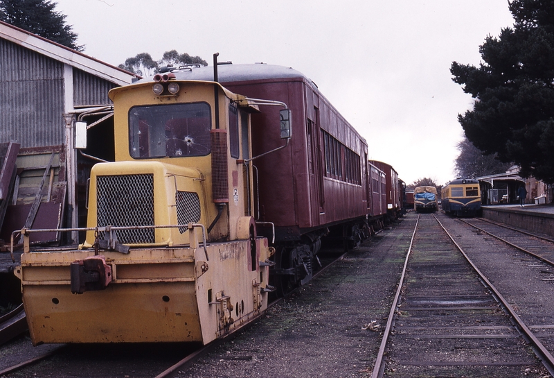 119310: Daylesford Moore Locomotive 3 RT 26 MT and 91 RM at Platform