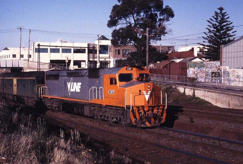 119392: Middle Footscray up side naer Albert Street bridge 9145 Freight to Adelaide C 507 BL 32