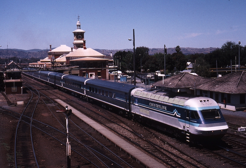 119640: Albury ST4 Up Daylight XPT XP 2018 City of Cootamundra leading