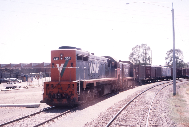 119655: Mooroopna 9352 Up Superfreighter X 34 T 371