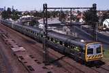 119779: West Footscray Down Suburban 6-car Comeng 392 M leading