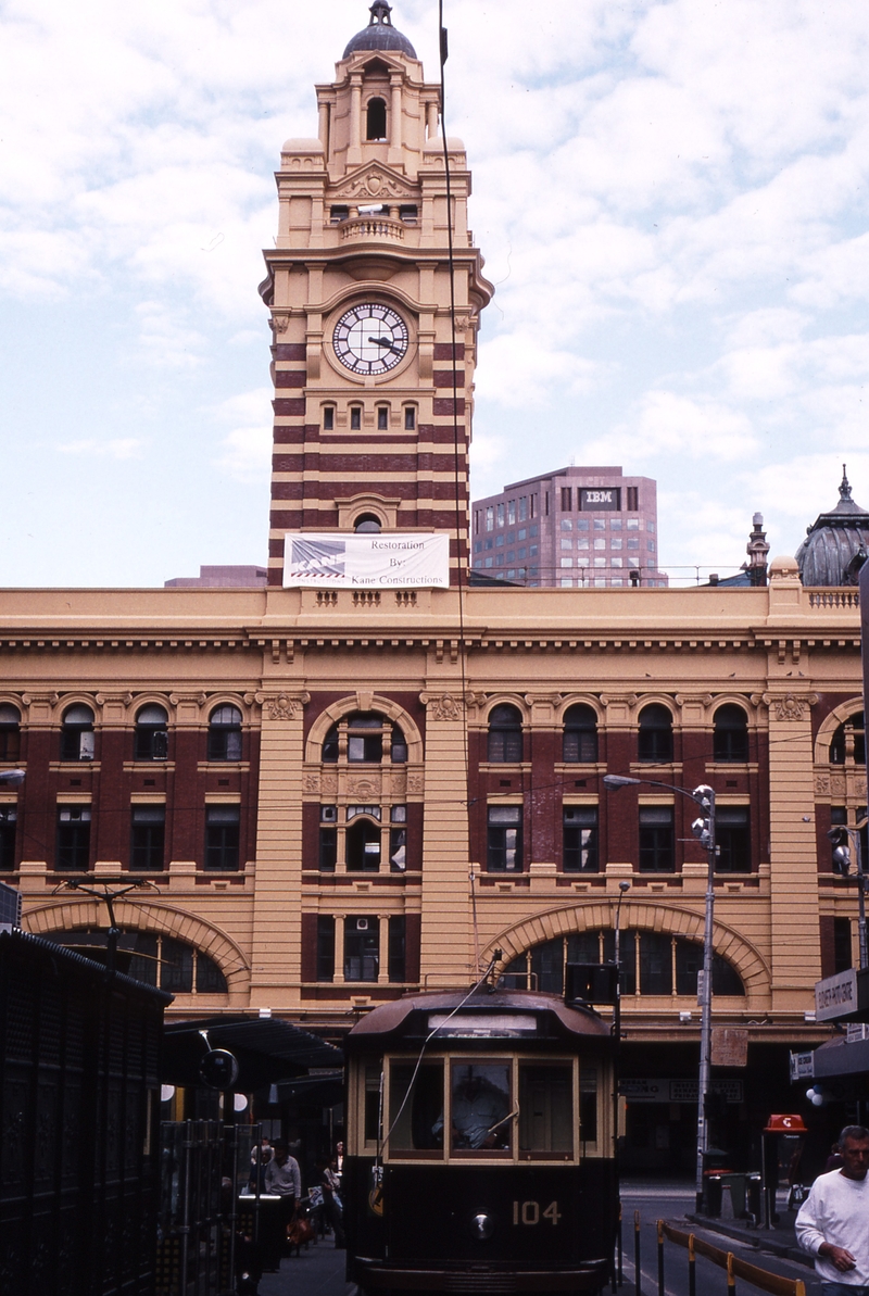 119877: Elizabeth Street Terminus L 104