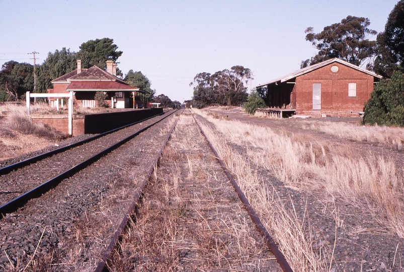 119898: Inglewood Looking towards Melbourne