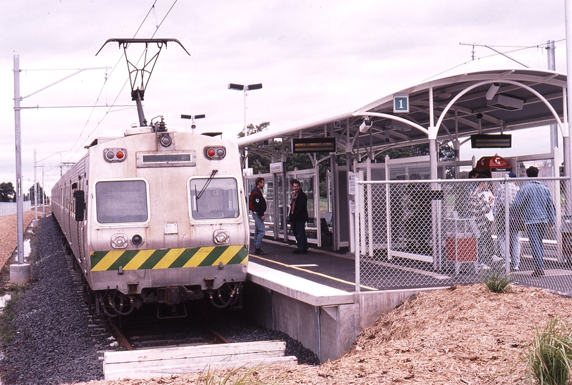 119905: Cranbourne Suburban Hitachi