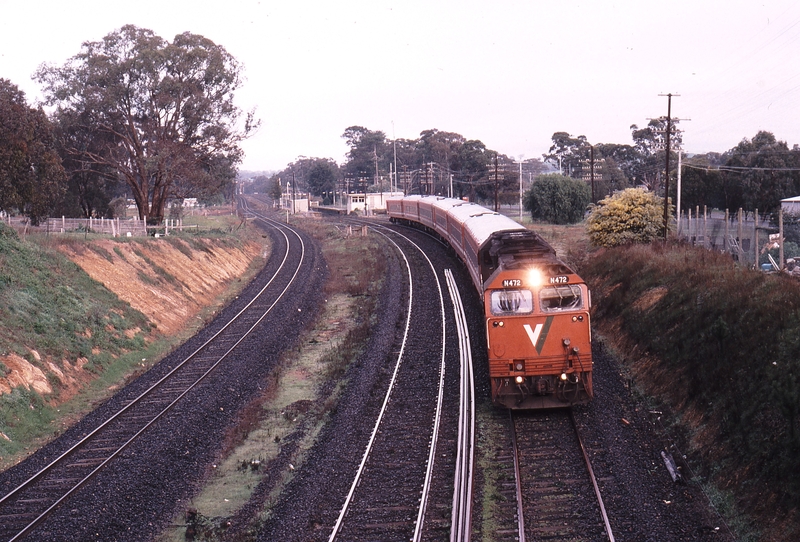 119965: Broadford 8305 Down Albury - Shepparton Passenger N 472