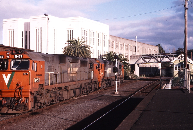 119966: Geelong N 453 N456 Running round 8237 - 8250 Passenger