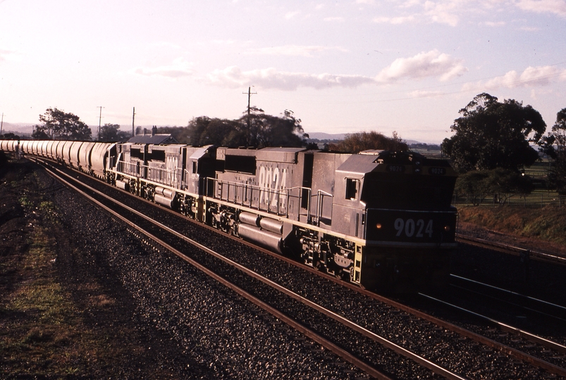 120035: Up Coal Train 9024 9002 9001