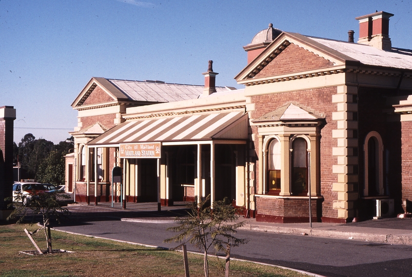 120052: Maitland Up Side Station Building