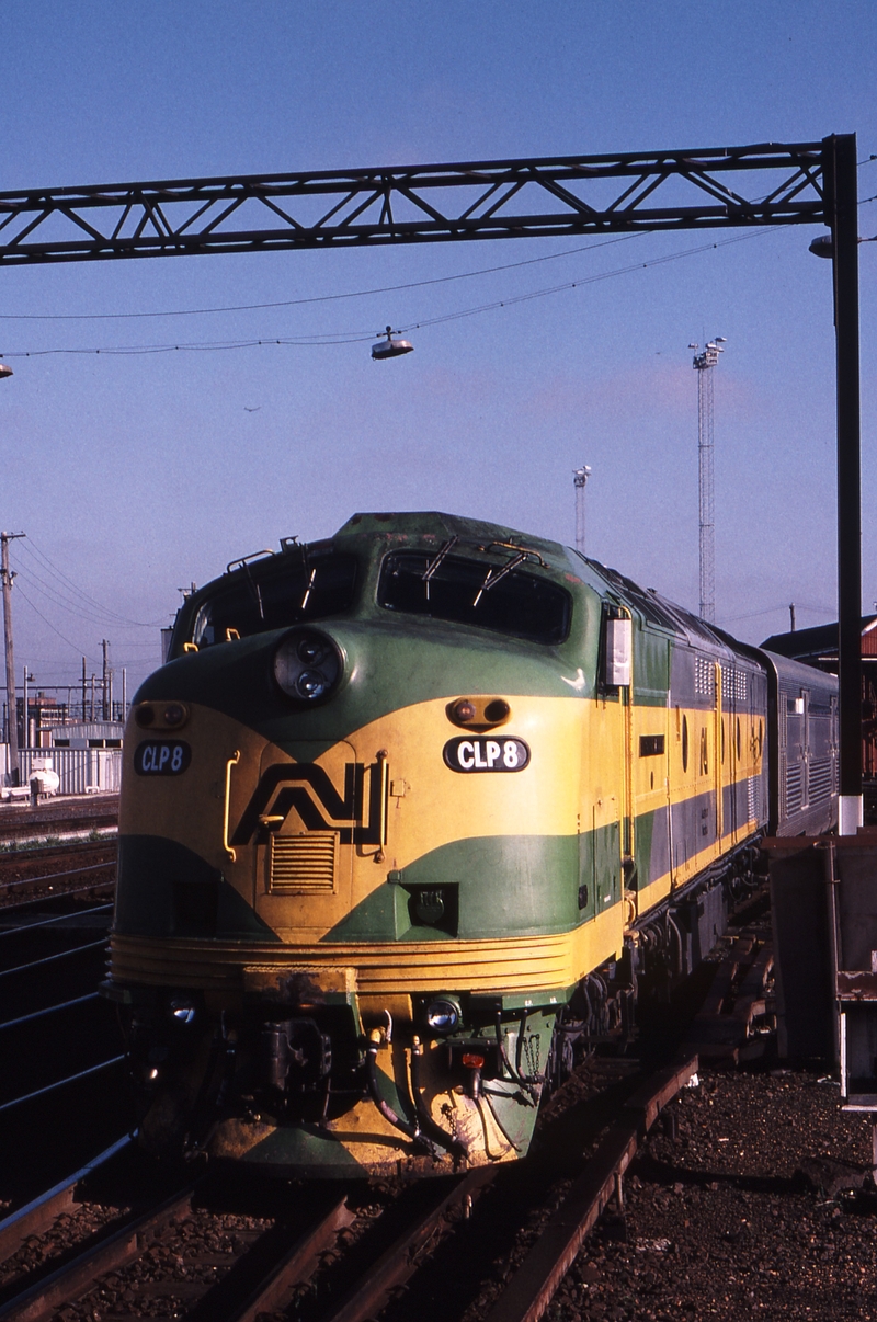 120442: Spencer Street 8702 Up Overland Express CLP 8