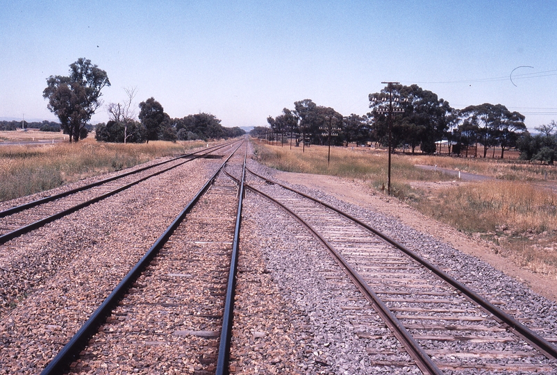 120592: Bowser Loop 249.1 km to 250.1 km Looking towards Melbourne