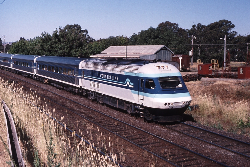 120624: 8622 Up Daylight XPT XP 2018 leading