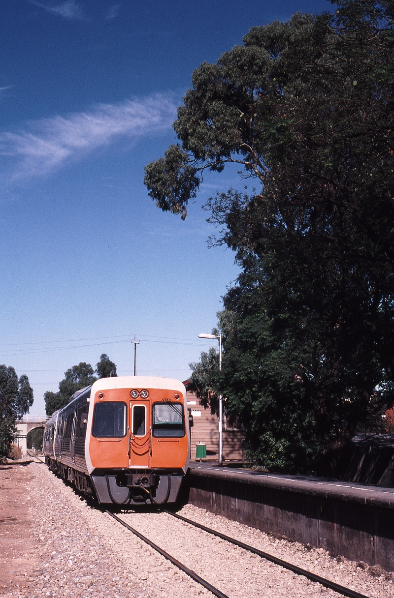 120639: Gawler Central Suburban 3019 3015