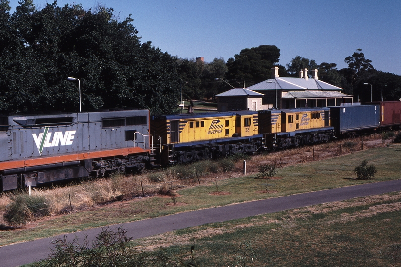 120747: North Adelaide Westbound Freight C 508 STC 32 STC 31