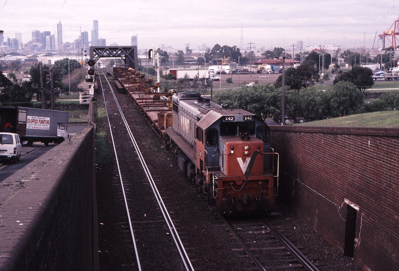 121063: Bunbury Street Tunnel Moreland Street Portal 9585 Down Rail Train to Tottenham Yard X 42