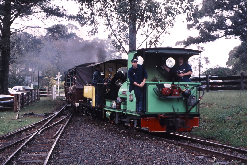 121146: Menzies Creek Up Shuttle Train Peckett 1711 Carbon leading