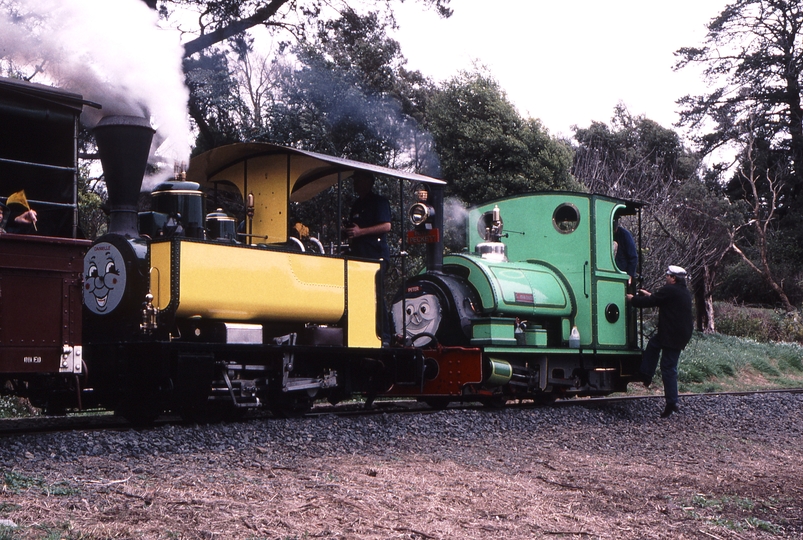 121158: Clematis Up Shuttle Train Peckett 1711 Carbon leading