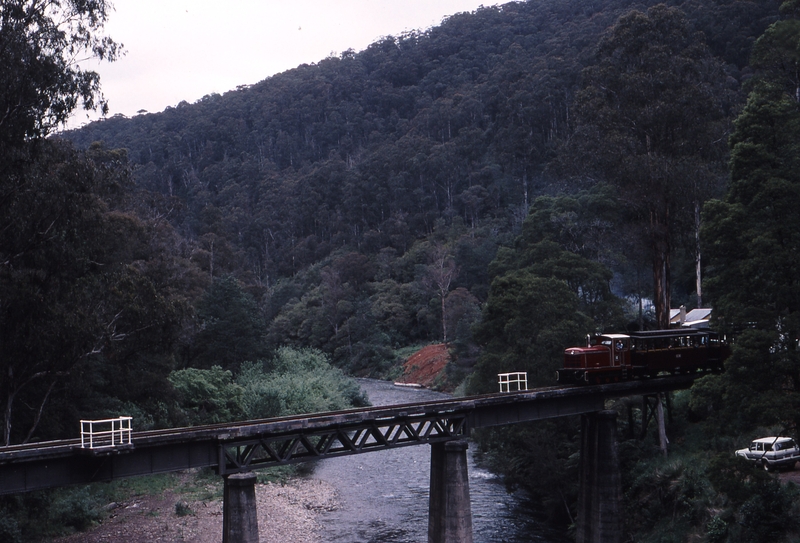 121204: Thomson River Bridge 2:30pm Down Passenger 14