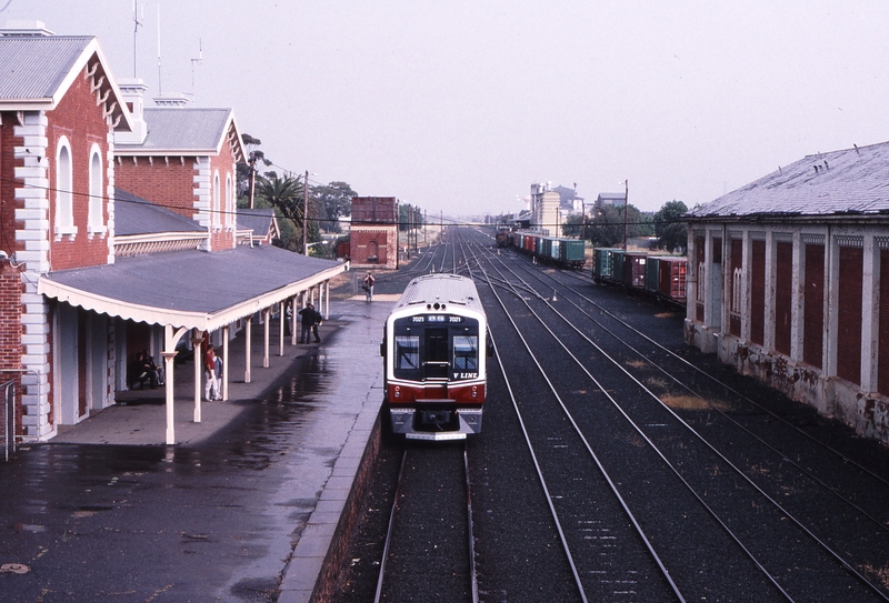 121243: Echuca 8058 Up Passenger 7021