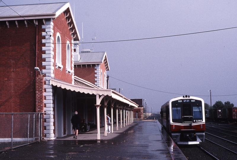 121244: Echuca 8058 Up Passenger 7021