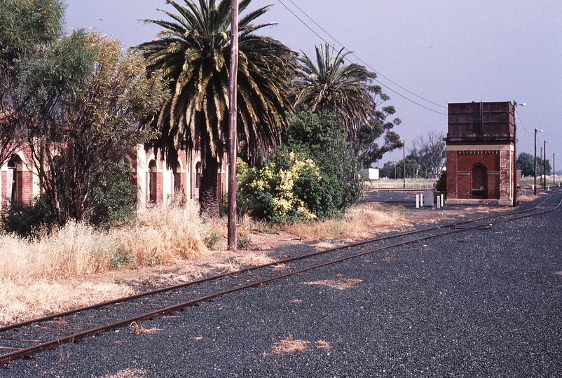 121245: Echuca Looking towards Melbourne from Platform