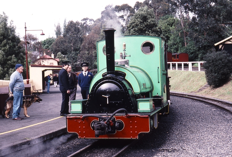 121247: Belgrave L 393 Down Gasworks Reunion Passenger Peckett 1711