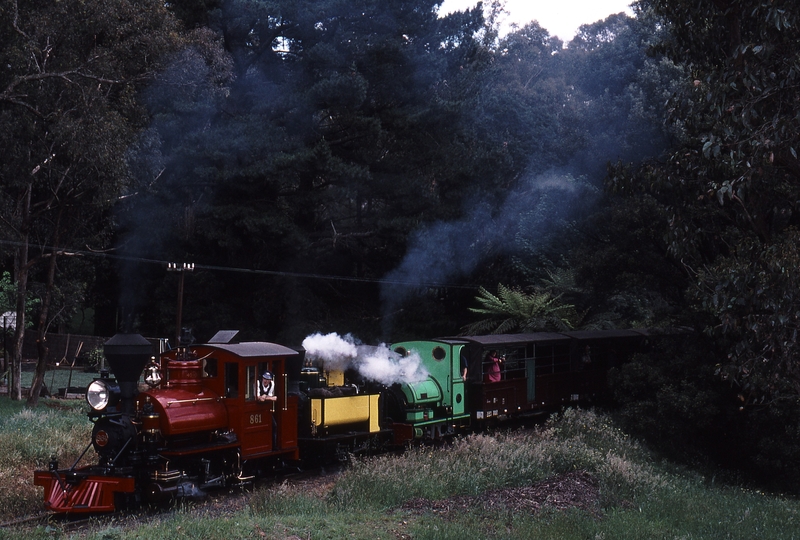 121258: Pinnocks Cutting up end L393 Down Gasworks Reunion Special 861 John Benn Carbon Peckett 1711