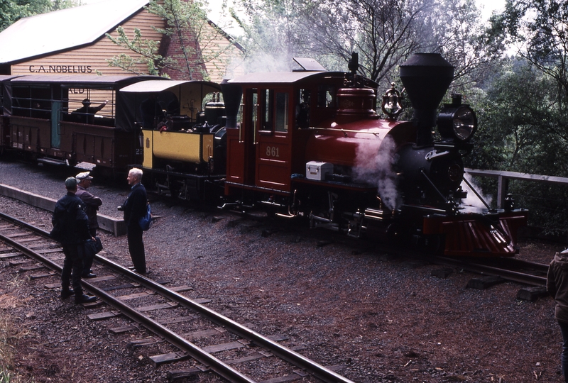 121268: Nobelius Siding L 393 Down Gasworks Reunion Special 861 John Benn Carbon leading