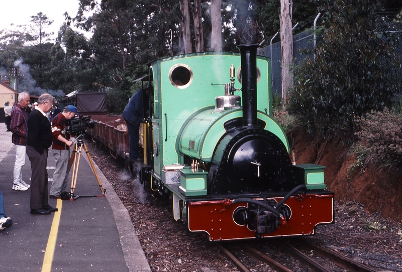 121276: Menzies Creek L396 Up Gasworks Reunion Special Peckett 1711 Carbon leading