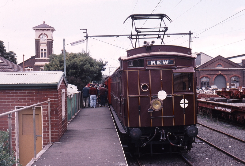 121296: Newport Workshops Garden Platform Elecrail Special 107 M leading