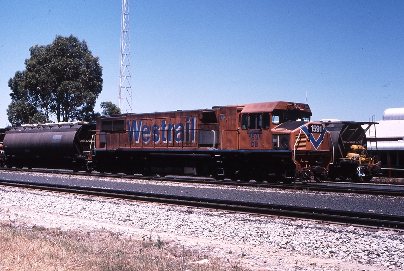 121446: Picton Yard Down Alumina Train DB 1591