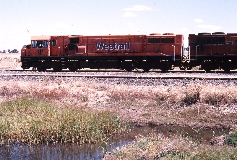 121451: Bunbury Inner Harbour DB 1583 DB 1587 shunting Alumina Train