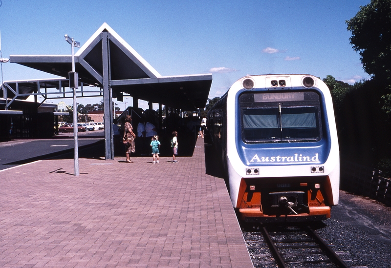 121454: Bunbury Wollaston Up Australind ADP 103 trailing