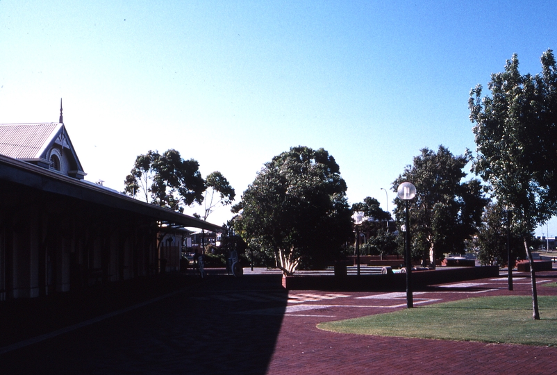 121477: Bunbury Tourist Information Centre former Station Track side Looking West