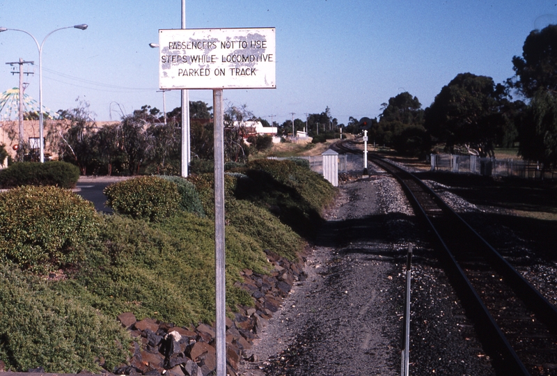 121480: Bunbury Wollaston Looking towards Picton from Platform