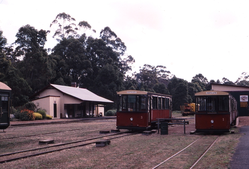 121490: Pemberton Right Tram 3 Left Trams 1 4 2