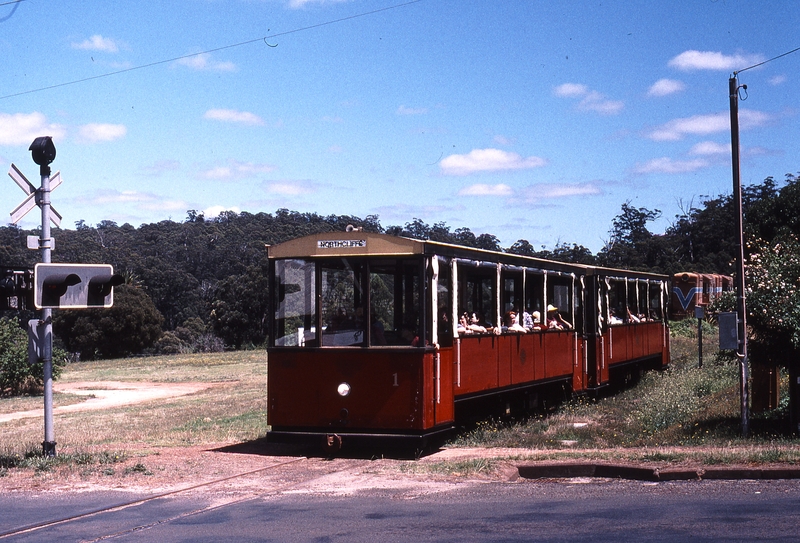 121541: Pemberton Brockman Street Level Crossing Down Tram 1 3