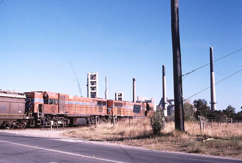121553: Soundcem down side Moylan Road at Russell Road Up Grain Empty DA 1577 DA 1571