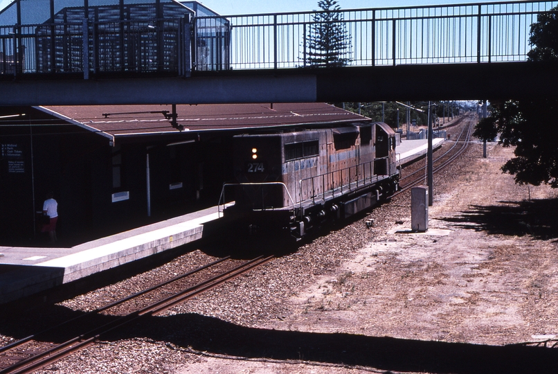 121573: Bassendean Down Light Engine L 274