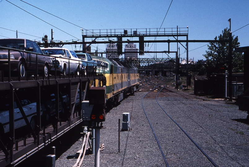 121750: Sydney Central Westbound Indian Pacifc CLP 8 CLP 15