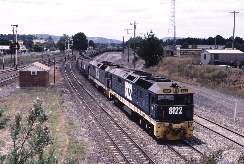 121809: Moss Vale Down Grain Empty 8122 8136