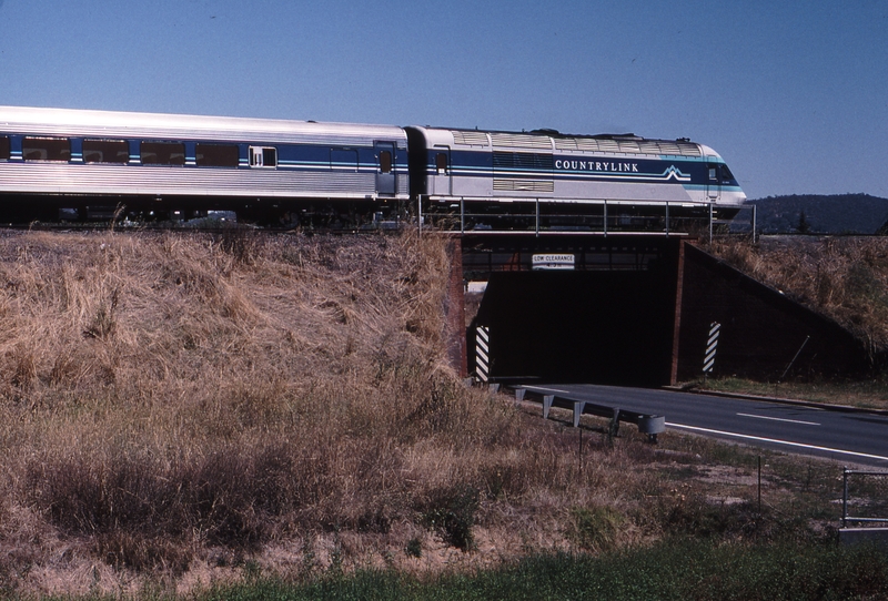 121846: Albury down side 8611 Dayligth XPT to Sydnet XP 2001 leading XP 2002 trailing