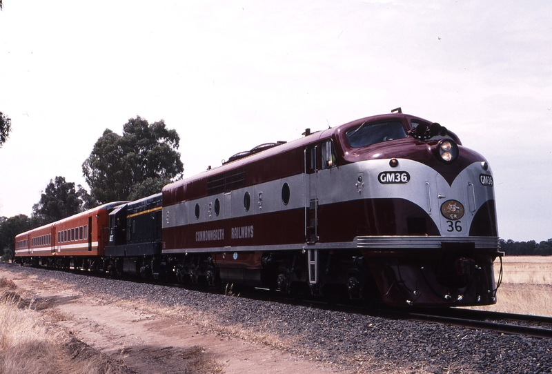 121881: Level Crossing km 247.5 Tocumwal Line 8394 Up ARE Special GM 36 T 320