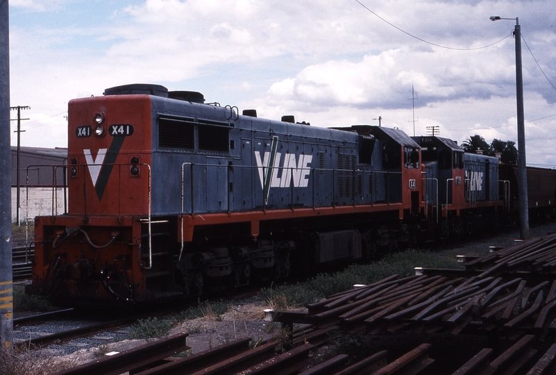 121883: Shepparton 9367 Down Empty Grain to Tocumwal X 41 T 379