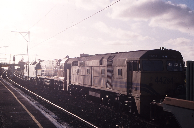 121910: Middle Footscray 9701 Adelaide Superfreighter BL 28 NR 4 442s4